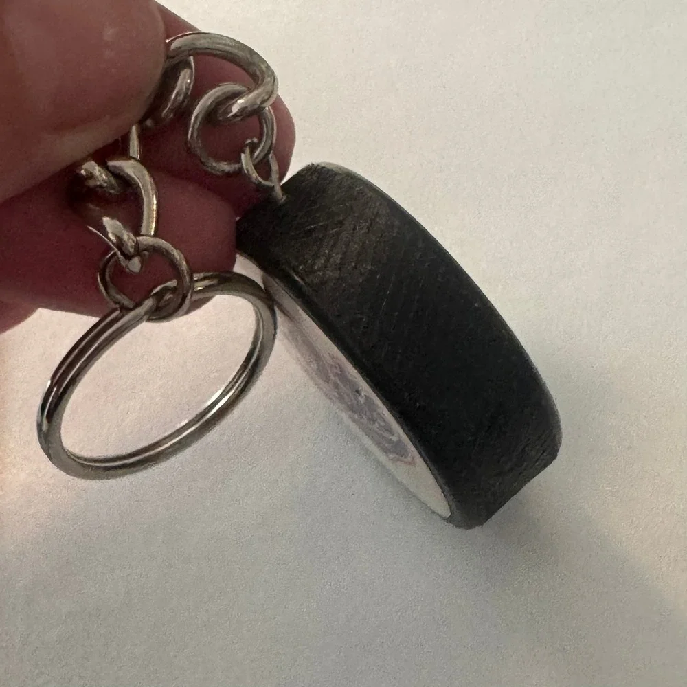 Regina Pats WHL Official Hockey Puck Keychain Vintage‎ Sports Memorabilia
